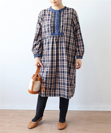 【Ｌ～6Ｌ】バンドカラー ブロント ピンタック ワンピース(71コンCK-４Ｌ-0340127-71-040)