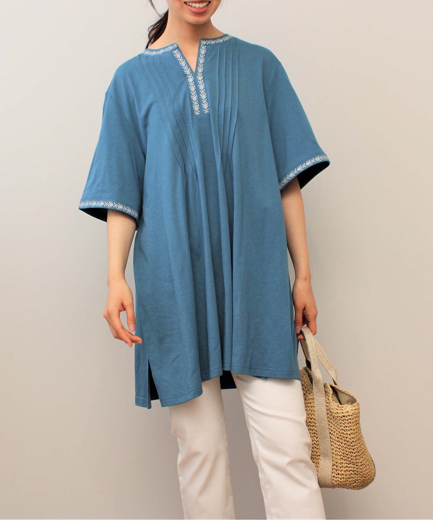【LL～６L】【WEB/一部店舗限定】 刺繍使い チュニック(71ブルー-ＬＬ-0342475-71-033)