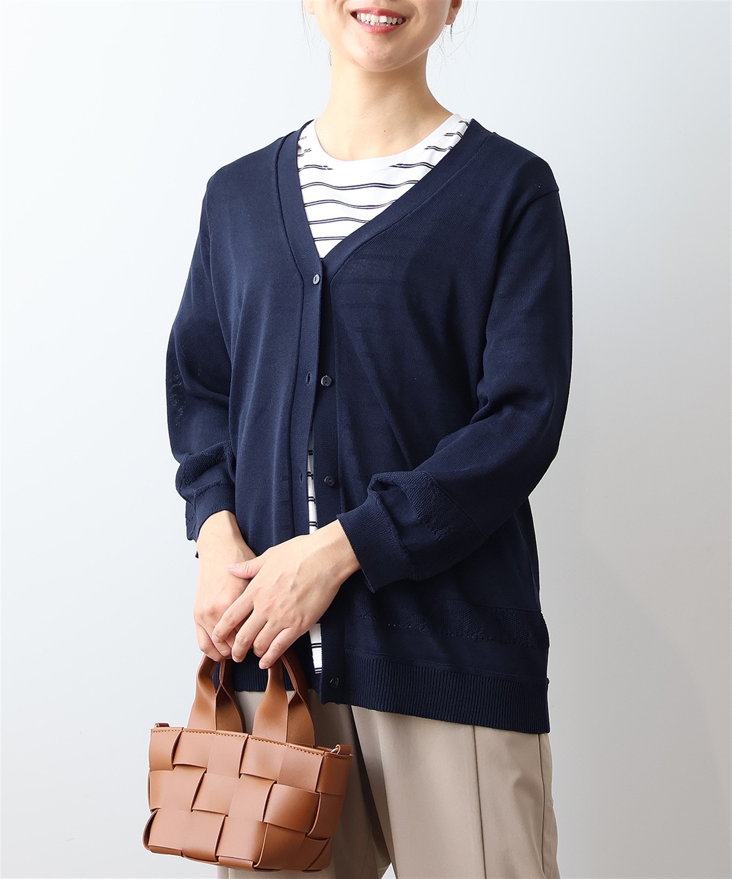 【L～5L】【接触冷感】 Vネック 透かし柄 カーディガン(70コン-Ｌ-0342478-70-032)