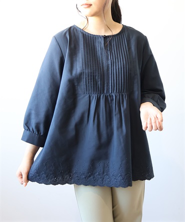 【LL～６L】【WEB&一部店舗】 フロント ピンタック 刺しゅう ブラウス(70コン-６Ｌ-0342661-70-342)