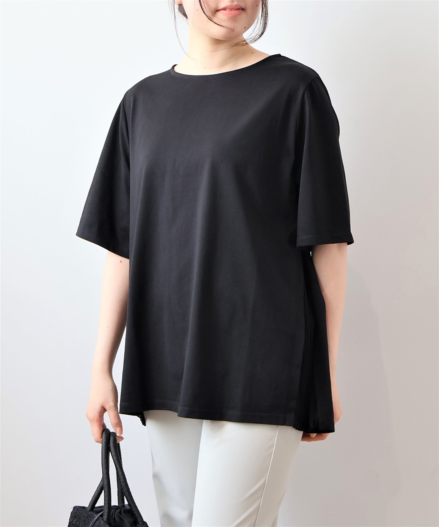 【LL～6L】【WEB/一部店舗限定】 サイドプリーツ カットソー(00クロ-ＬＬ-0343533-00-033)